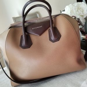 Rare Givenchy antigona medium 100% goat.